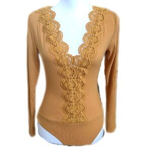 Lulu's "Come Back to You" mustard yellow ribbed v-neck bodysuit, embroidery M